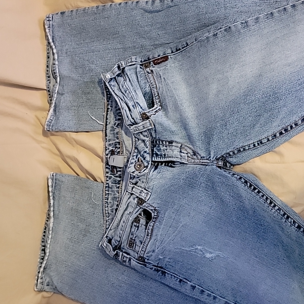Silver 22 Tueaday low cut Flare jeans.